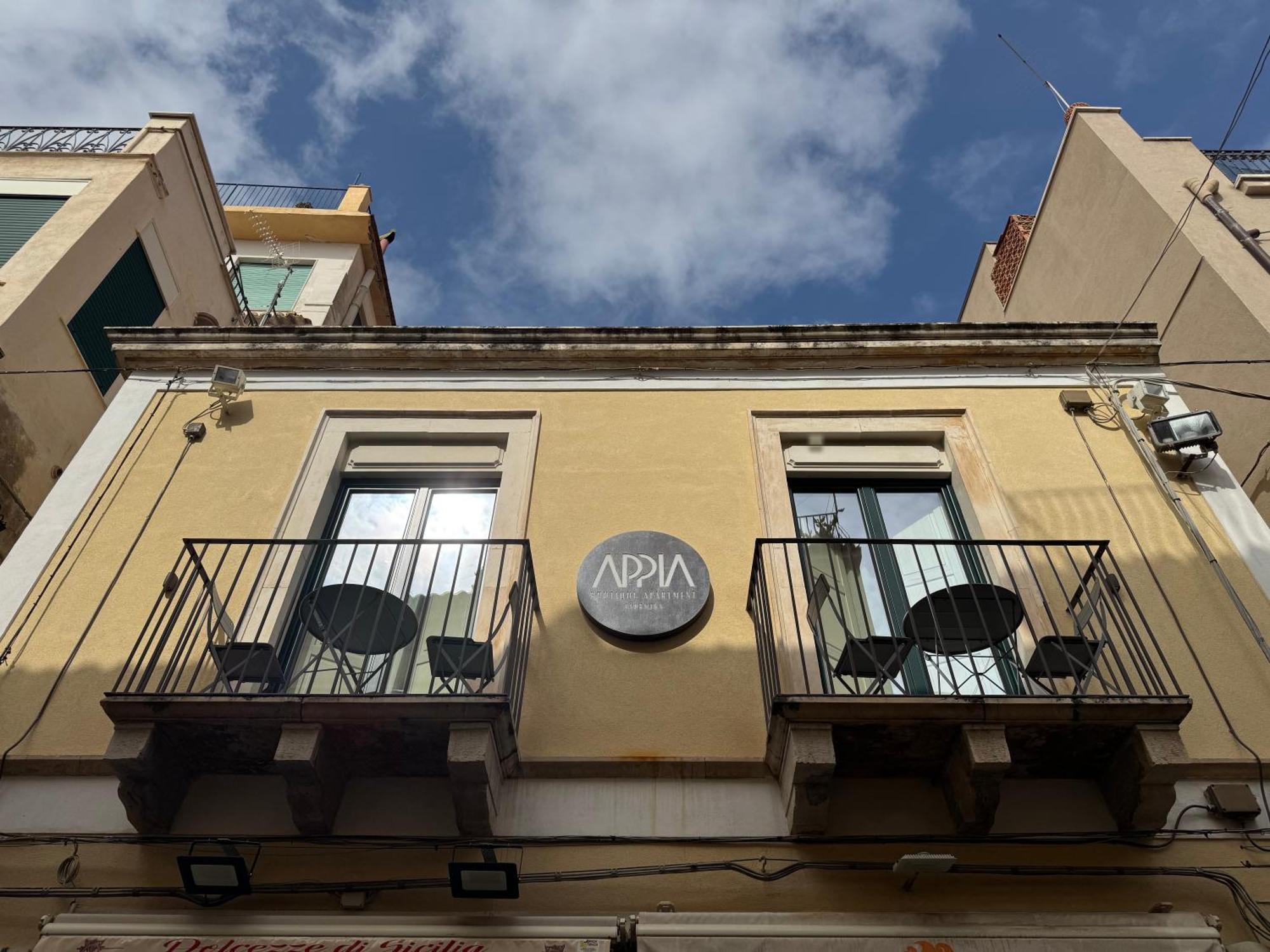 Appia Boutique Apartment Таормина Экстерьер фото